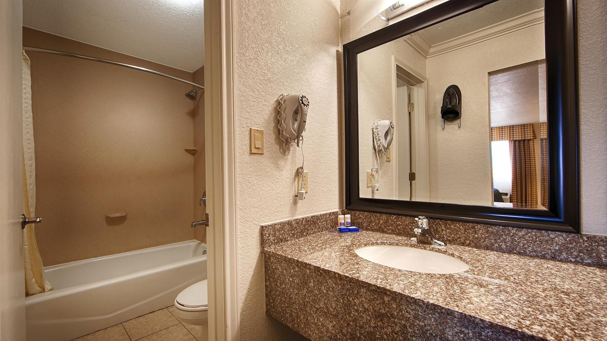 Americas Best Value Inn Kingsville Exterior photo
