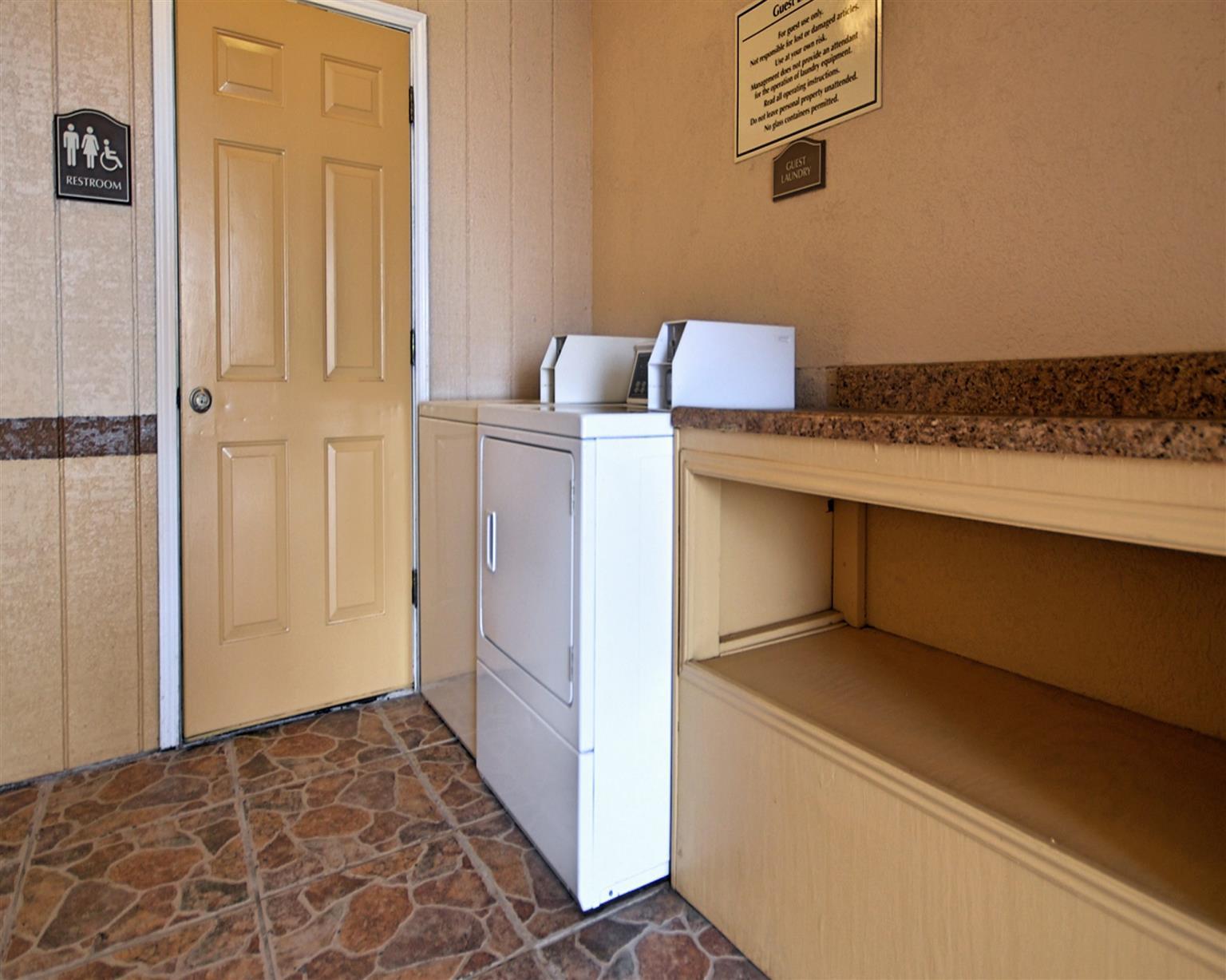 Americas Best Value Inn Kingsville Exterior photo