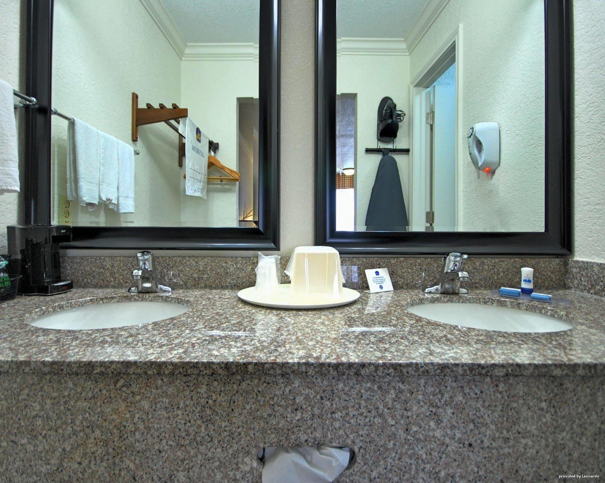 Americas Best Value Inn Kingsville Exterior photo