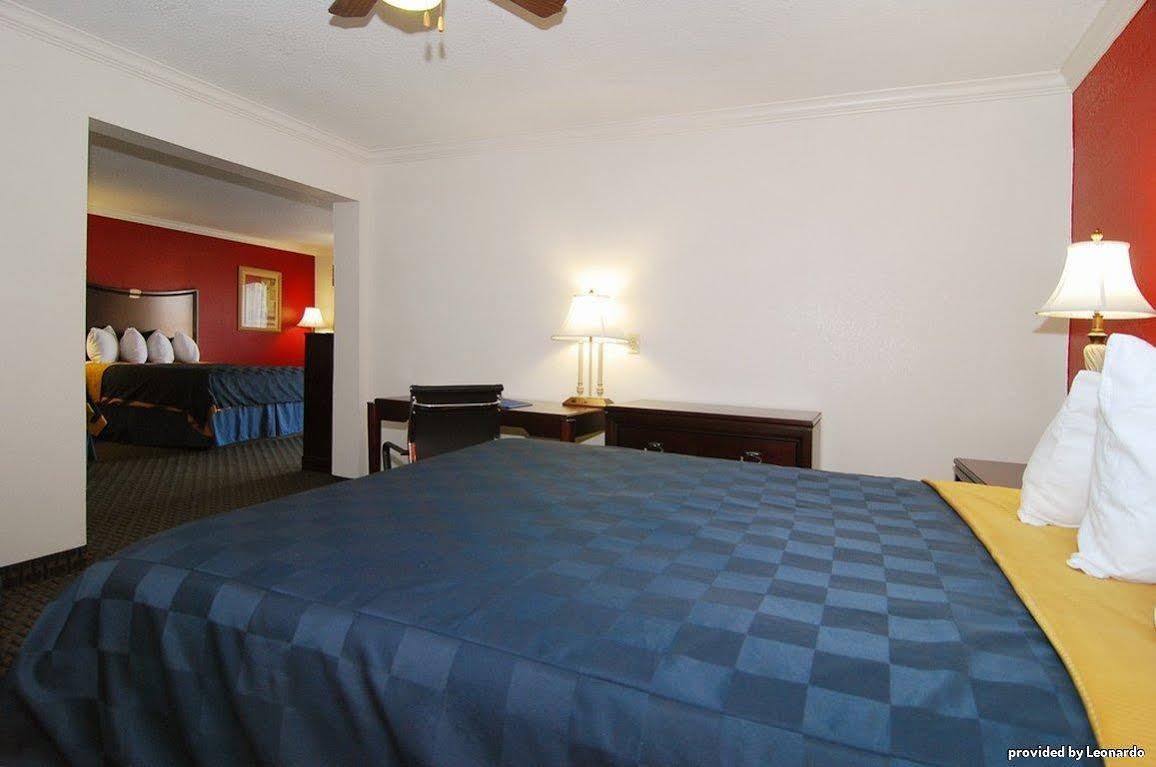 Americas Best Value Inn Kingsville Exterior photo