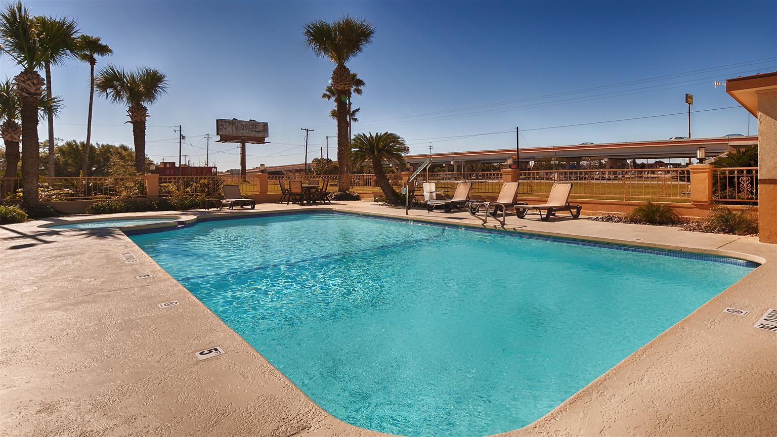 Americas Best Value Inn Kingsville Exterior photo